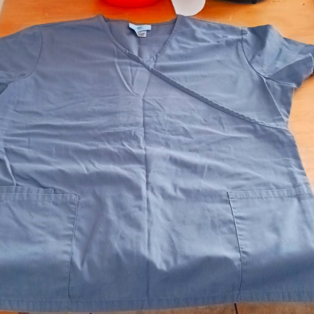 Scrub top